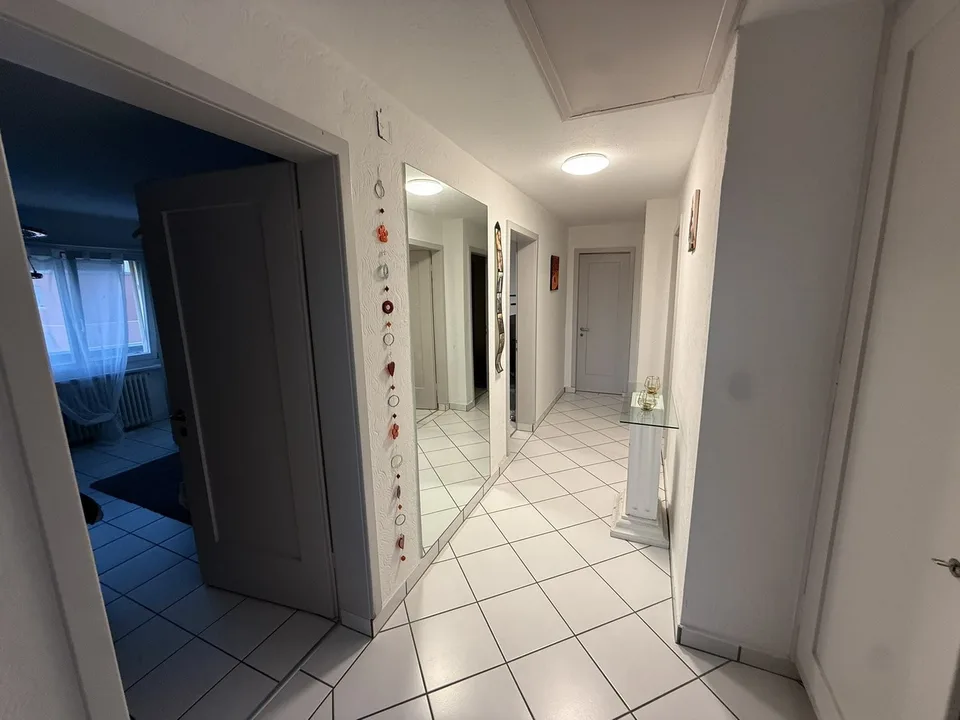 Grosszügige 3.5-Zimmerwohnung im Dachgeschoss in Olten – Foto 5 von 8