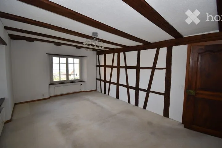 Appartamento di 3,5 locali in una casa storica in una zona tranquilla con vista fantastica sul lago e sulla montagna – foto 6 di 12