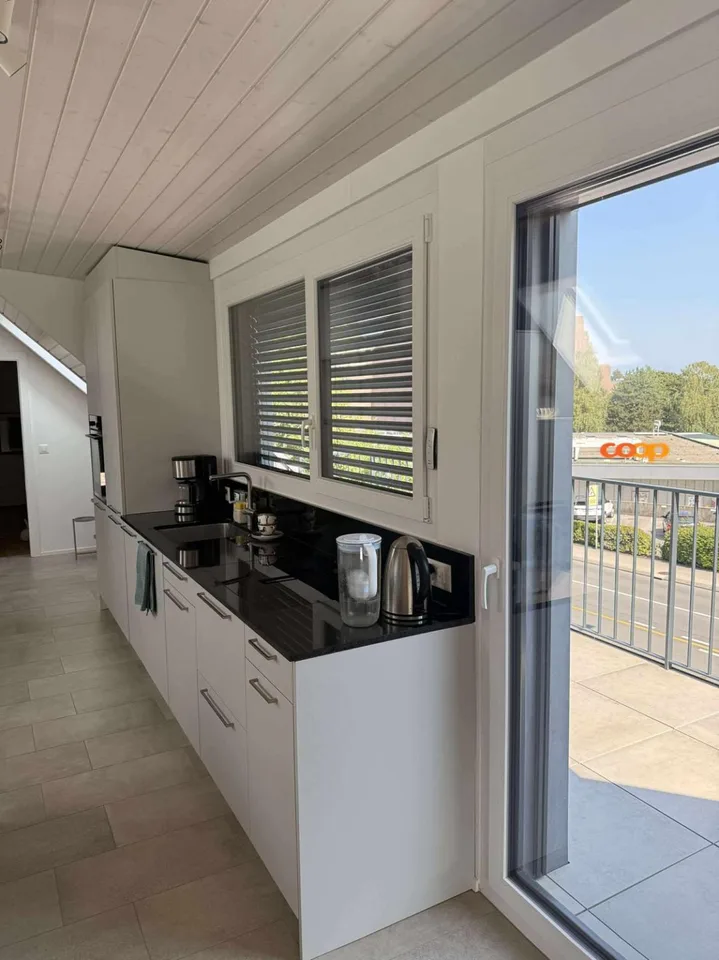 APPARTAMENTO 2.5 LOCALI + POSTO AUTO - MODERNO E LUMINOSO – foto 3 di 12