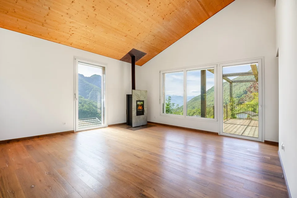 Una casa dal design sostenibile con una vista impareggiabile sul La... – photo 2 sur 7
