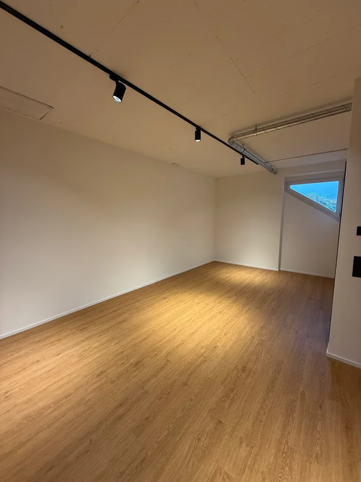 Moderne 2.5-Zimmer-Wohnung an zentraler Lage in Reinach – Foto 2 von 6