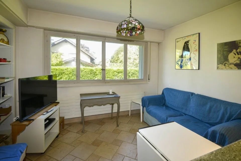 Prächtige Lage für dieses Anwesen mit eigenem Haus und Pool – Foto 12 von 16