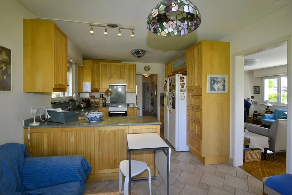 Prächtige Lage für dieses Anwesen mit eigenem Haus und Pool – Foto 10 von 16