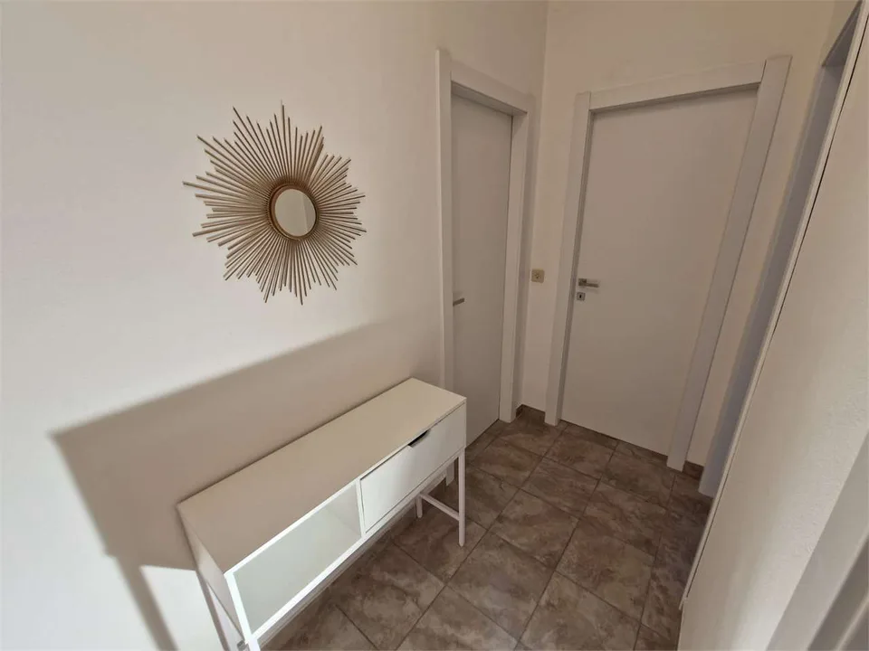 Chiasso - Helles 2.5-Zimmer-Wohnung im 5. Stock mit Balkon – Foto 7 von 9