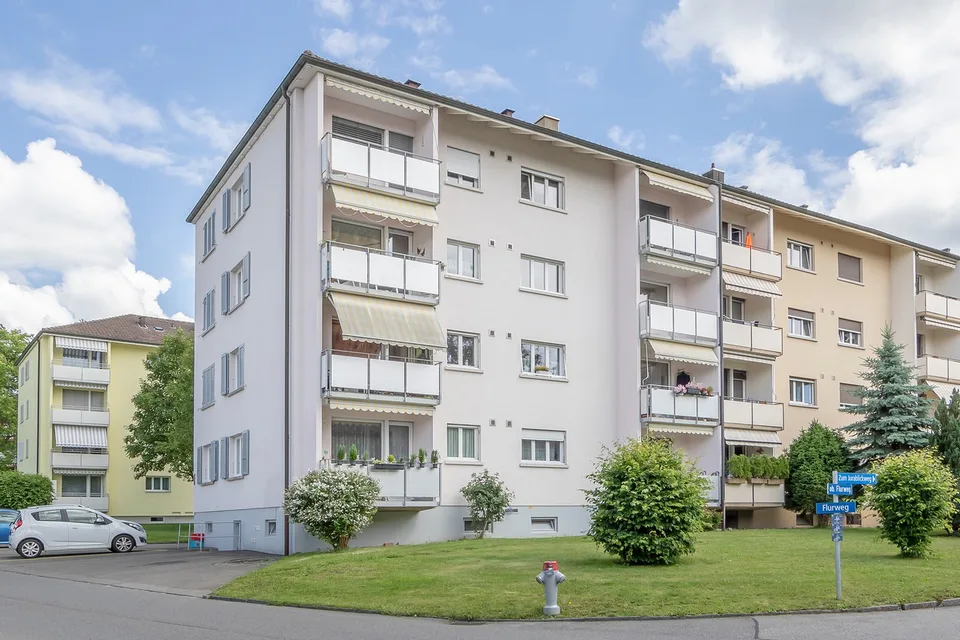 Partly renovated 3-room apartment in a quiet location – photo 8 of 8