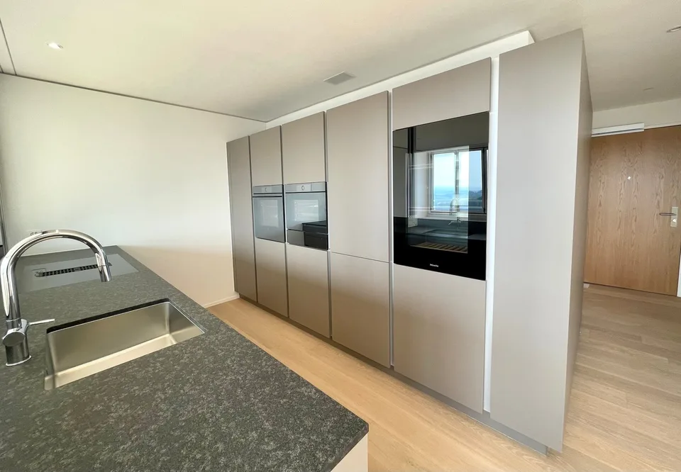 NUOVO: APPARTAMENTO ESCLUSIVO 3.5 LOCALI AL 24° PIANO CON VISTA PANORAMICA – foto 4 di 10