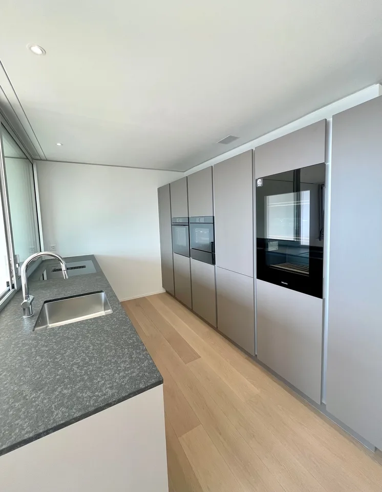 NUOVO: APPARTAMENTO ESCLUSIVO 3.5 LOCALI AL 24° PIANO CON VISTA PANORAMICA – foto 5 di 10
