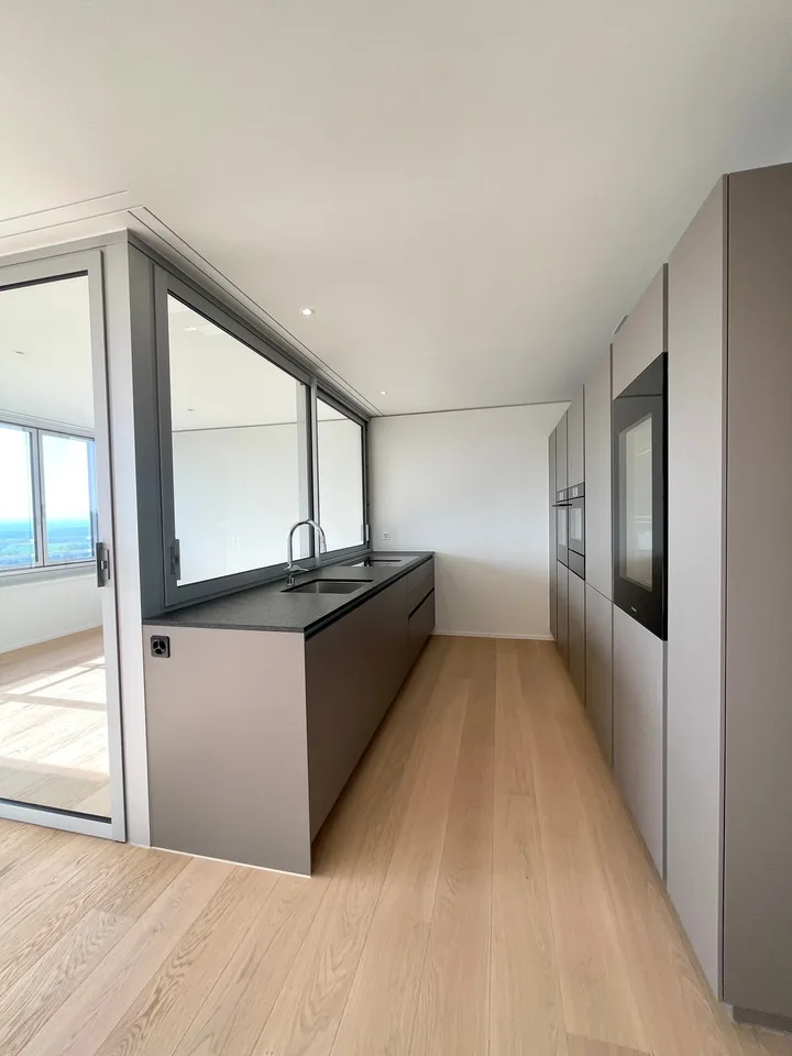 NUOVO: APPARTAMENTO ESCLUSIVO 3.5 LOCALI AL 24° PIANO CON VISTA PANORAMICA – foto 3 di 10