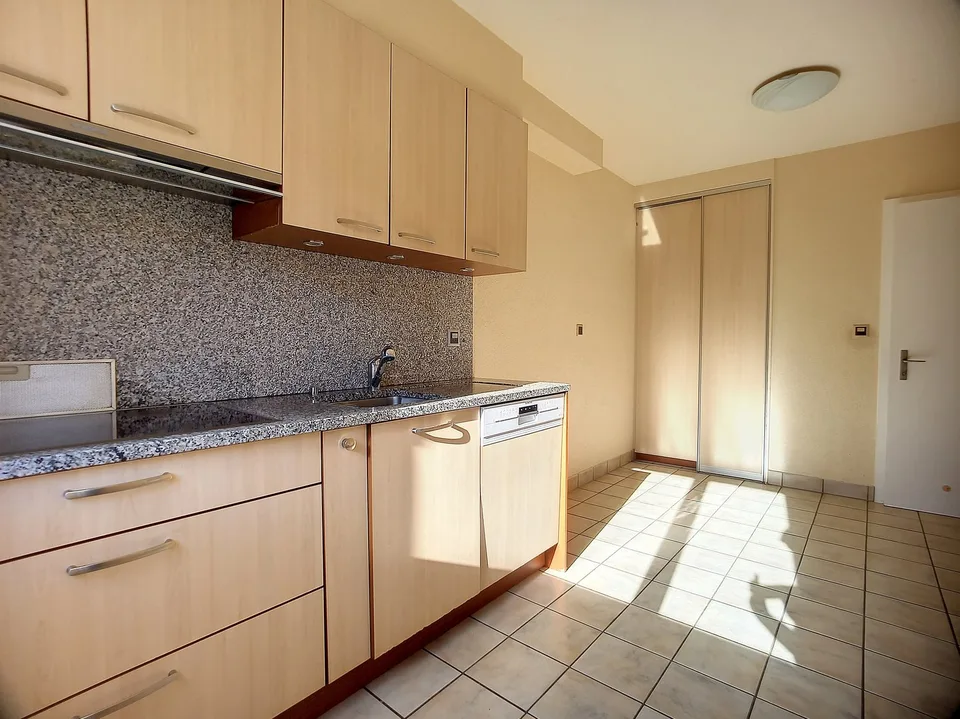 Sion, appartement de 5.5 pièces au cœur du quartier de Vissigen avec place de parc – photo 4 sur 19