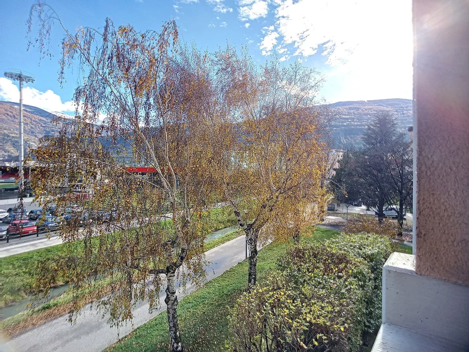 Sion, appartement de 5.5 pièces au cœur du quartier de Vissigen avec place de parc – photo 7 sur 19