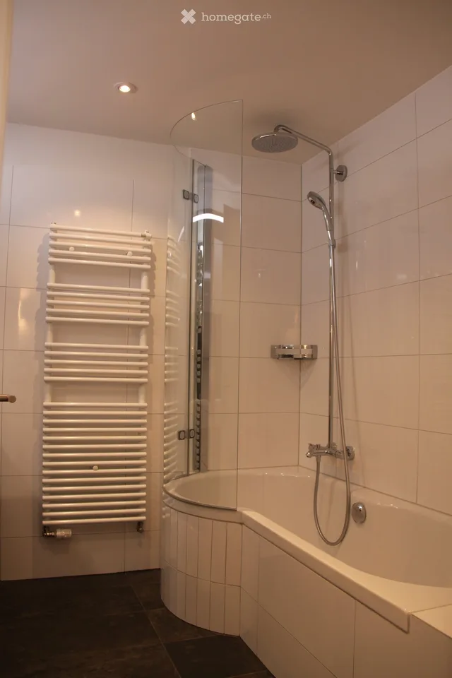 Maisonnette 5,5 pièces + appartement 1,5 pièces au rez-de-chaussée avec espace commercial à Kaiserstuhl + terrain en Allemagne – photo 6 sur 30