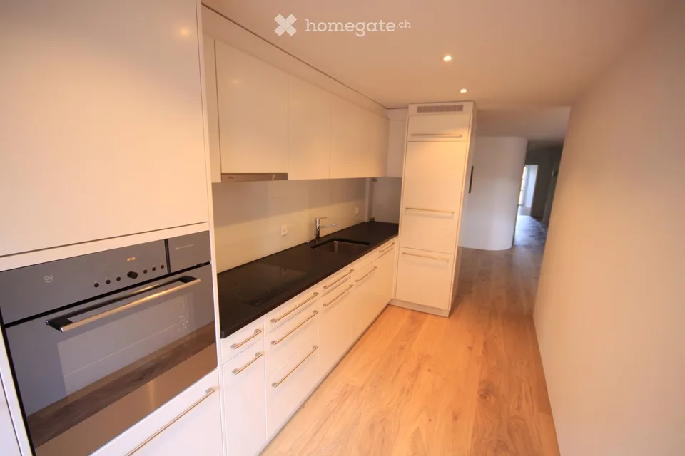 Maisonnette 5,5 pièces + appartement 1,5 pièces au rez-de-chaussée avec espace commercial à Kaiserstuhl + terrain en Allemagne – photo 3 sur 30
