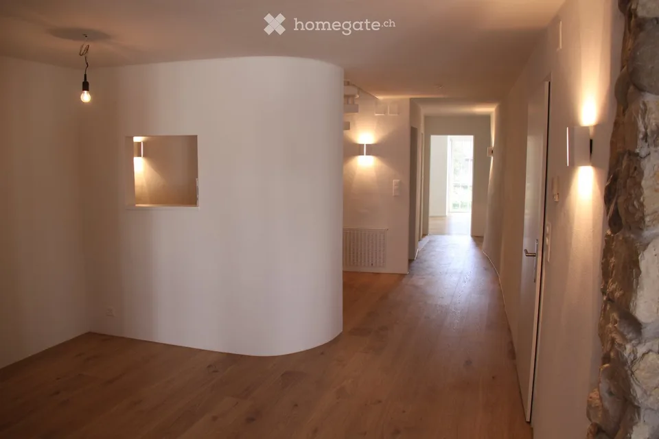 Maisonnette 5,5 pièces + appartement 1,5 pièces au rez-de-chaussée avec espace commercial à Kaiserstuhl + terrain en Allemagne – photo 4 sur 30