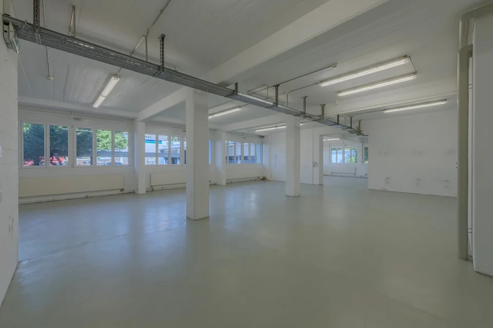 Versatile commercial spaces with flexible usage options – photo 12 of 15