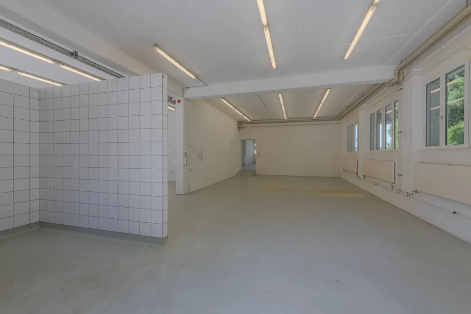 Versatile commercial spaces with flexible usage options – photo 15 of 15