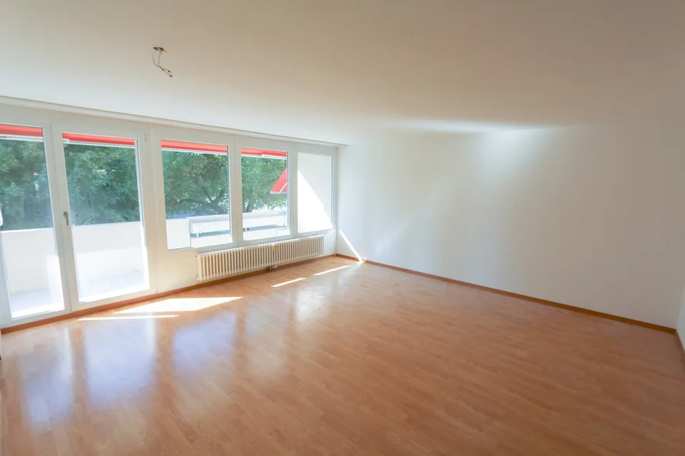 Appartamento di 3,5 locali luminoso a Rüfenacht BE – appena ristrutturato e disponibile immediatamente – foto 5 di 8