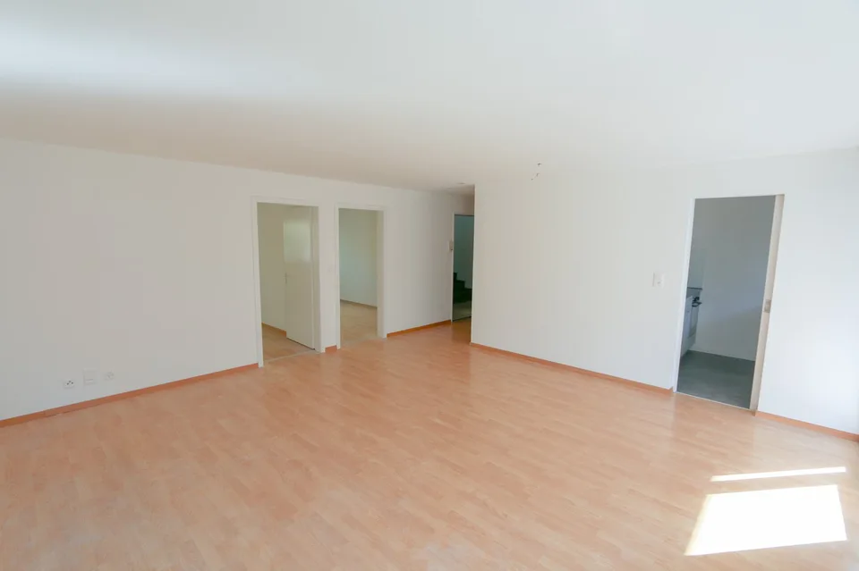 Appartamento di 3,5 locali luminoso a Rüfenacht BE – appena ristrutturato e disponibile immediatamente – foto 8 di 8