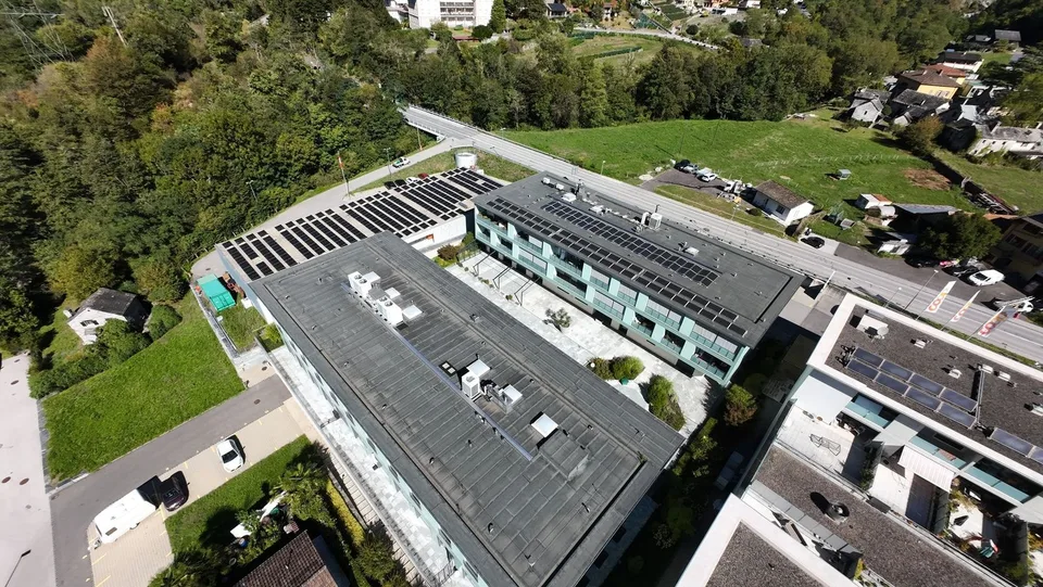 Büro- oder Gewerbefläche von Prestige in modernem Gebäude (2017) mit Parkplätzen in der Garage – Foto 4 von 6