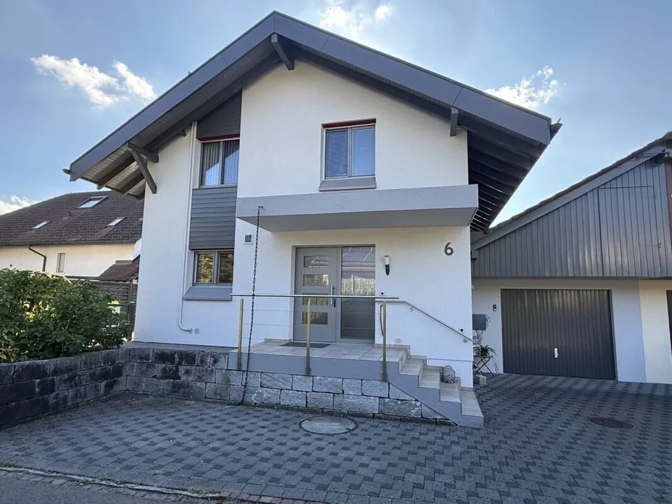 Renoviertes Einfamilienhaus mit einem Wintergarten – Foto 4 von 28