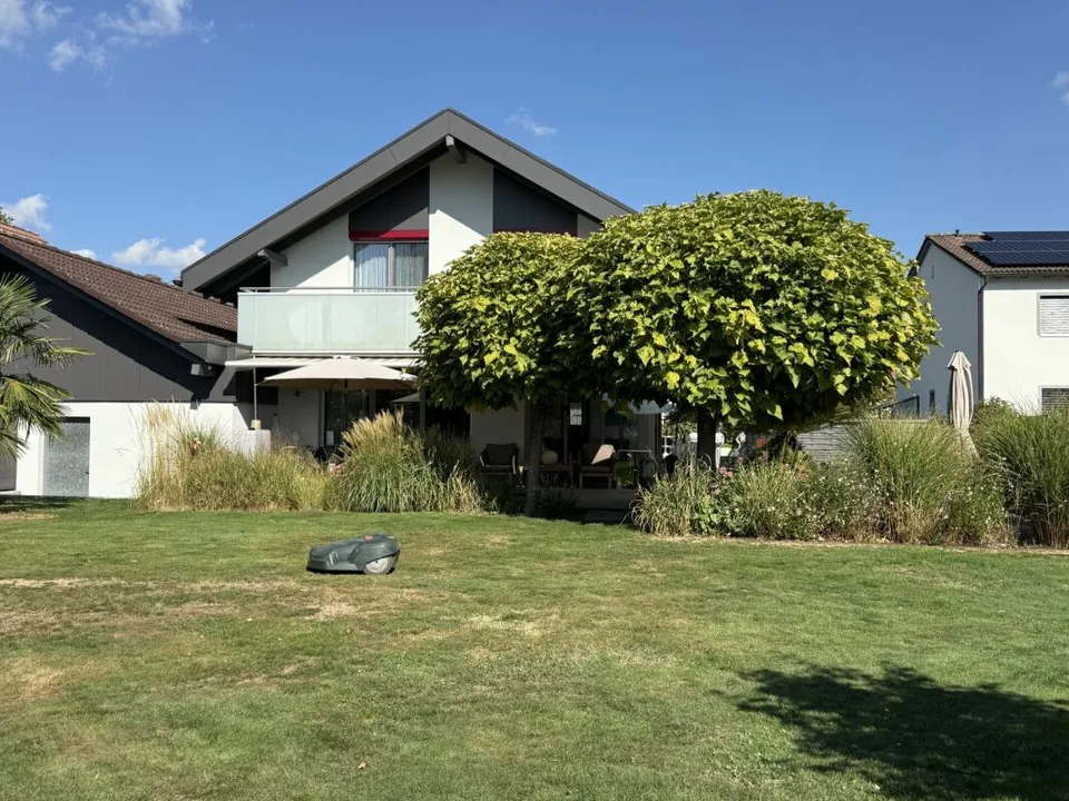 Renoviertes Einfamilienhaus mit einem Wintergarten – Foto 3 von 28