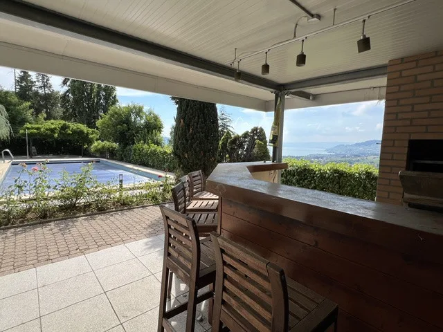 Schöne und sehr geräumige Architekten-Villa, 12 Zimmer, 2800 m2 intimes Grundstück – Foto 11 von 13