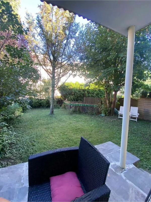 Ruhige 2.5-Zimmer-Gartenwohnung mit Sitzplatz - Brüggstrasse 74, Biel – Foto 10 von 11