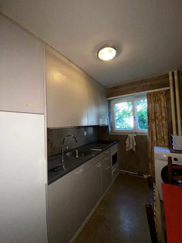 Ruhige 2.5-Zimmer-Gartenwohnung mit Sitzplatz - Brüggstrasse 74, Biel – Foto 9 von 11