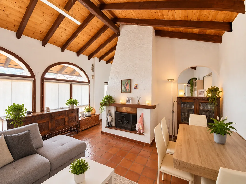 CHARAKTERISTISCHES HISTORISCHES HAUS AUF DREI Ebenen IN PURA – Foto 14 von 15