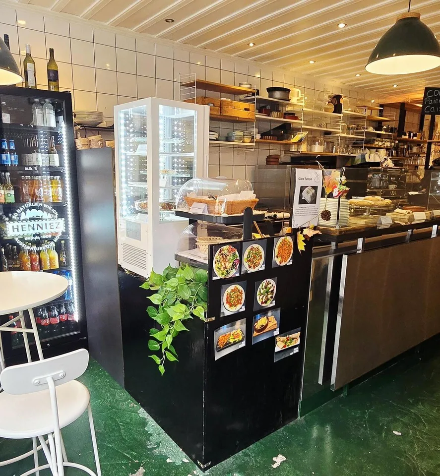 Bar mit Tapas, Café in idealer Lage in der Altstadt von Vevey – Foto 2 von 3
