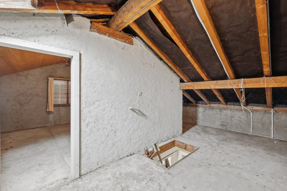 Einzelvilla zur Renovierung – Foto 9 von 13
