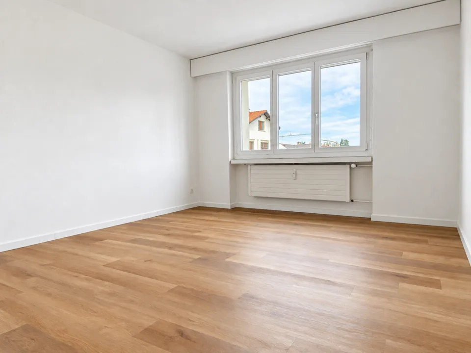 Geräumige und preiswerte 4.5 Zimmer-Wohnung – Foto 4 von 9