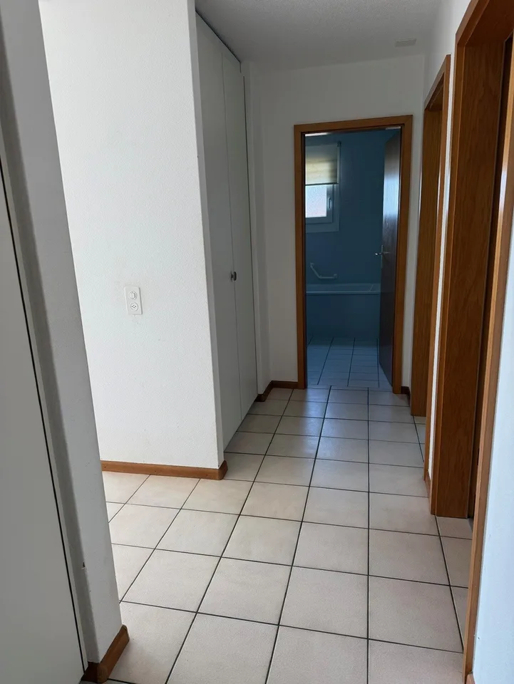 Wohnung mit 3.5 Zimmern im 1. Stock mit Blick auf den Murtensee – Foto 5 von 7
