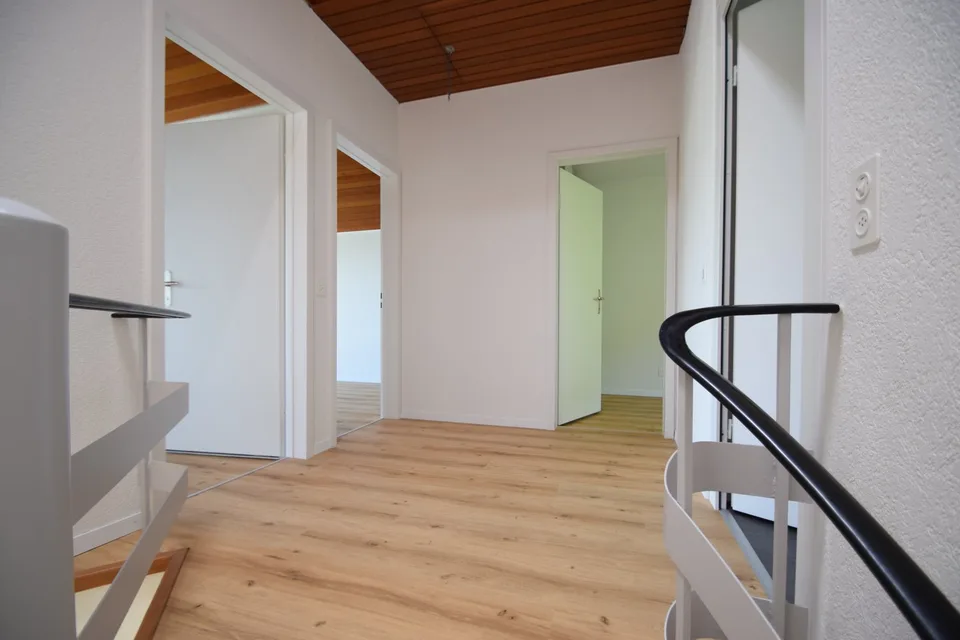 Vivere dove gli altri fanno vacanza – La tua casa con vista sul lago di Bienne – foto 7 di 30