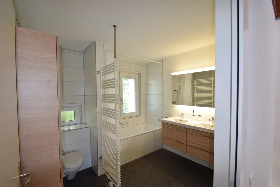 Vivere dove gli altri fanno vacanza – La tua casa con vista sul lago di Bienne – foto 17 di 30