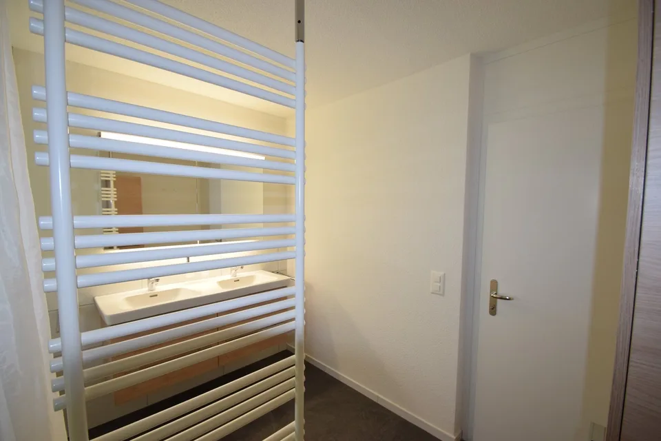 Vivere dove gli altri fanno vacanza – La tua casa con vista sul lago di Bienne – foto 19 di 30