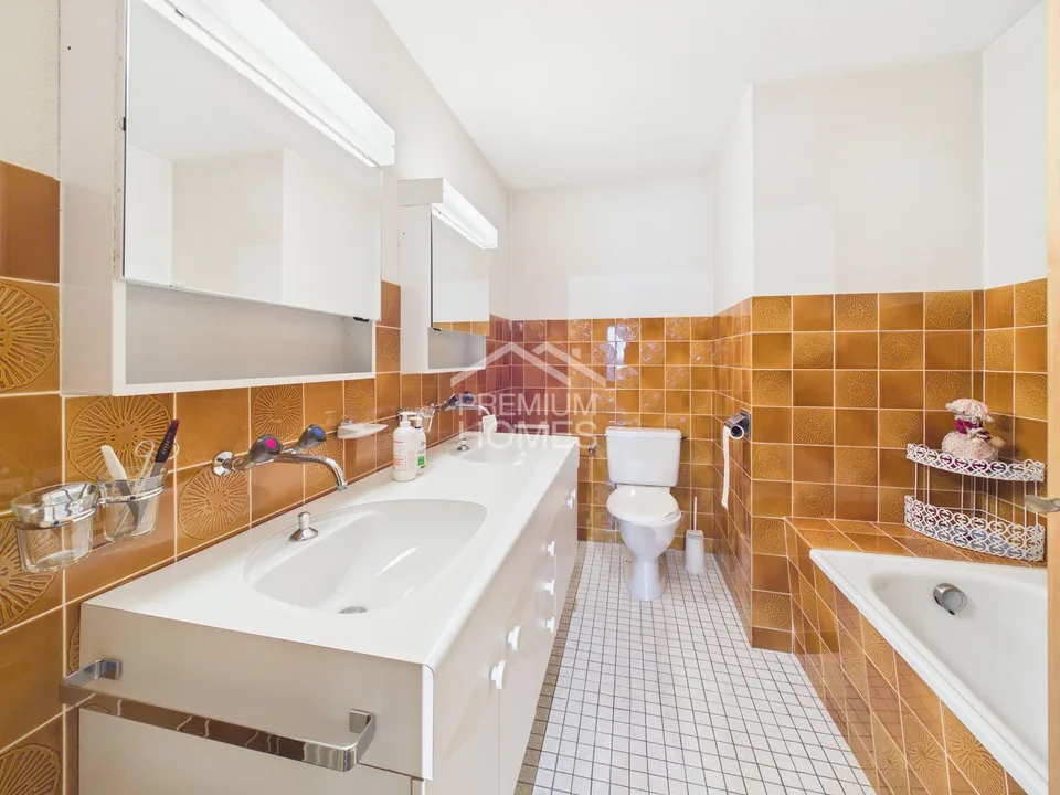 Proprietà versatile con un potenziale edificabile attraente – foto 11 di 13