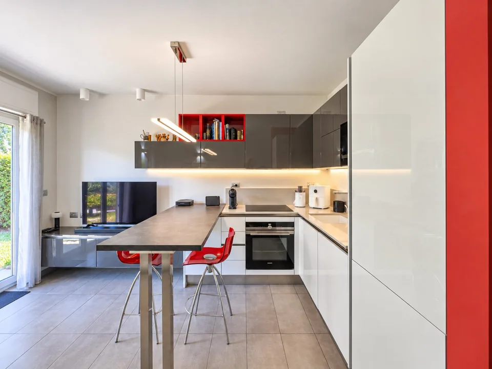 Appartement 3.5 pièces avec jardin à Carona – photo 2 sur 12