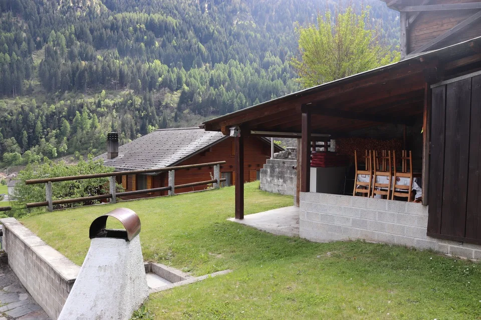 Chalet / Einfamilienhaus in Scruengo (Piotta-Quinto) zum Verkauf – Foto 2 von 13