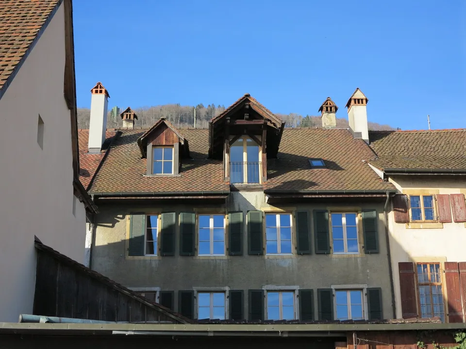 Incantevole appartamento 3 ½ locali in un edificio storico con vista lago e terrazza privata grande a Ligerz – foto 3 di 9