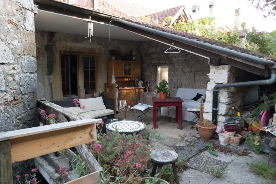 Incantevole appartamento 3 ½ locali in un edificio storico con vista lago e terrazza privata grande a Ligerz – foto 9 di 9