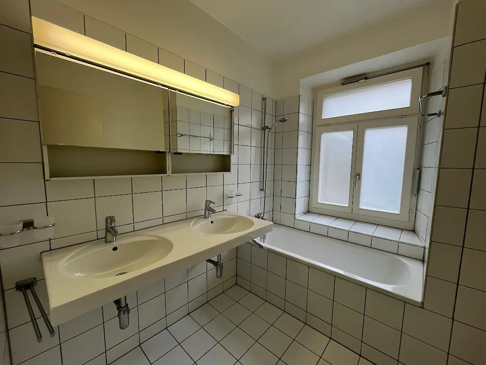 Renovierte Wohnung im Herzen der Freiburger Unterstadt – Foto 10 von 11