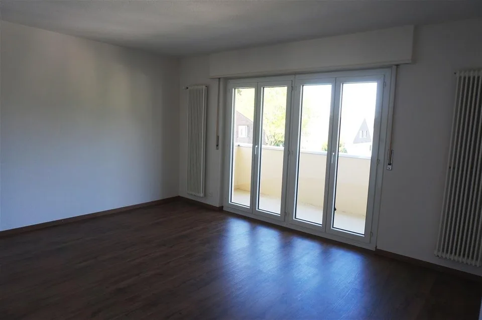 helle Familienwohnung mit Balkon – Foto 2 von 8
