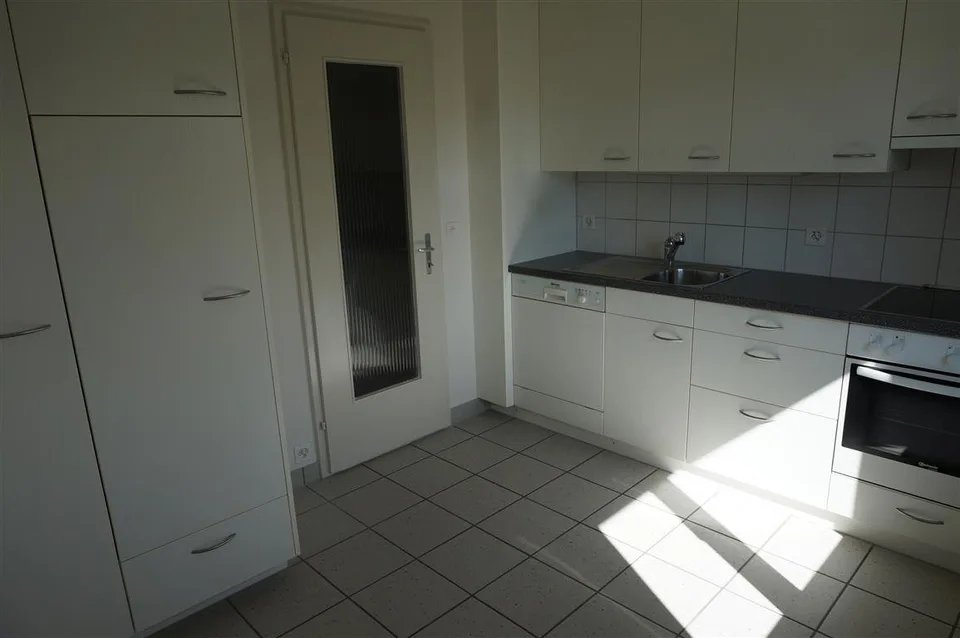 helle Familienwohnung mit Balkon – Foto 5 von 8