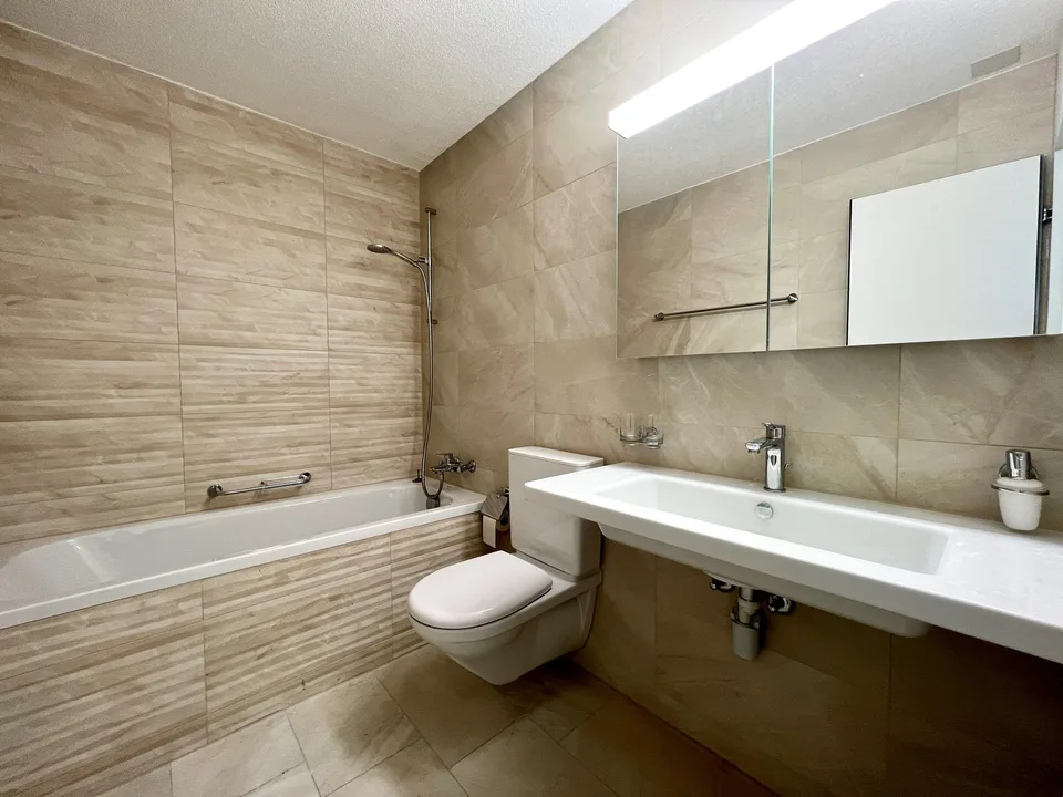 Eigentumsstandard 4.5 Zimmerwohnung mit Balkon – Foto 8 von 9