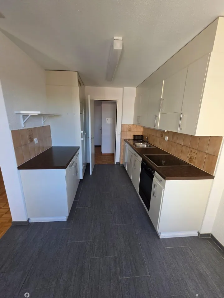 4.5 Zimmerwohnung in Biel zu vermieten – Foto 2 von 9