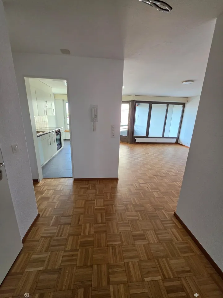 4.5 Zimmerwohnung in Biel zu vermieten – Foto 3 von 9