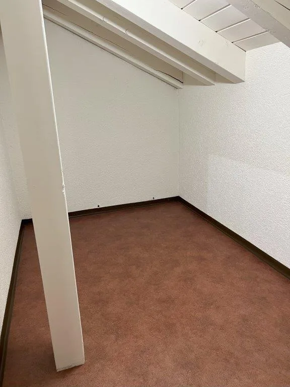 2.5-Zimmer Dachwohnung mit gedeckter Loggia und Lift – Foto 19 von 23