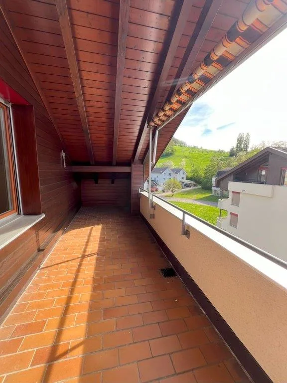 2.5-Zimmer Dachwohnung mit gedeckter Loggia und Lift – Foto 22 von 23