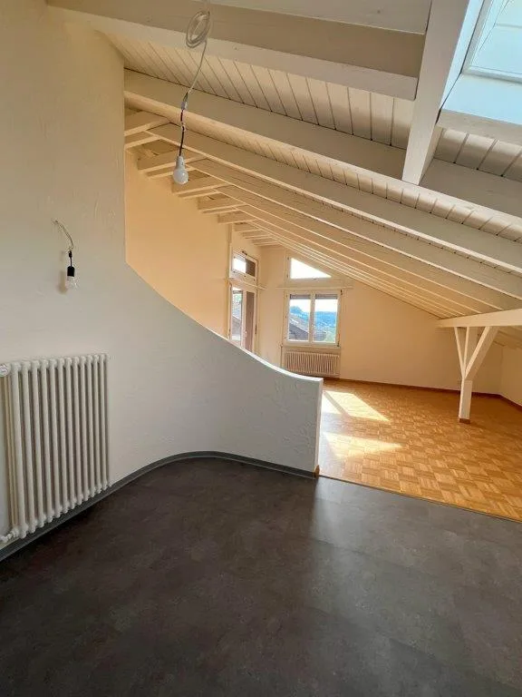 2.5-Zimmer Dachwohnung mit gedeckter Loggia und Lift – Foto 13 von 23