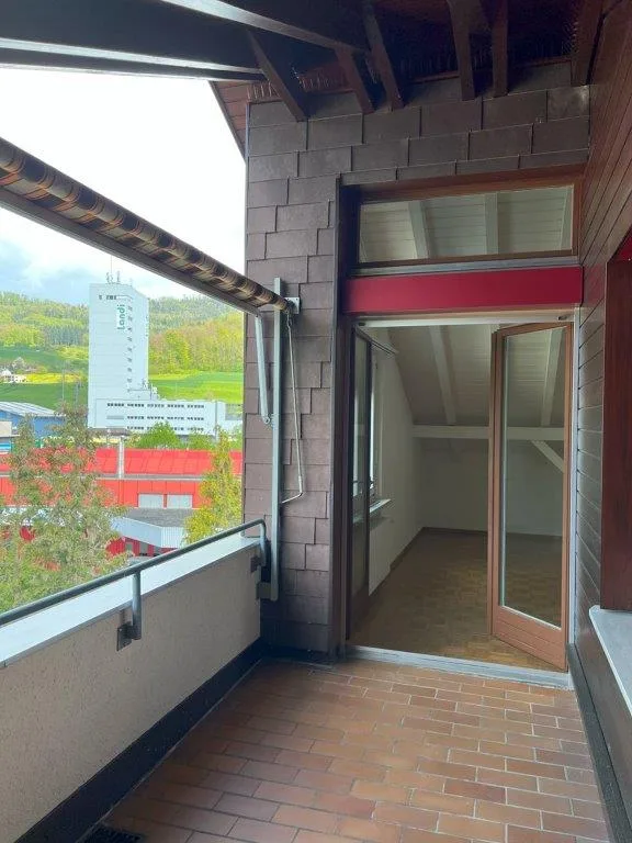 2.5-Zimmer Dachwohnung mit gedeckter Loggia und Lift – Foto 23 von 23